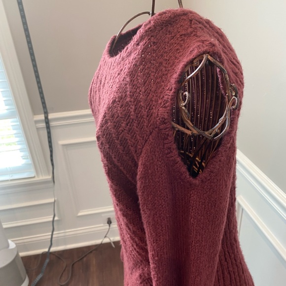 G.I.L.I. Got It Love It Cold Shoulder Burgundy Sweater with Bell Sleeves Small - Picture 6 of 12
